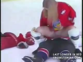Rosyjskie w za lód hockey gra