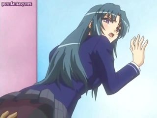 Anime jauns dāma uz uniforma izpaužas paberzējot