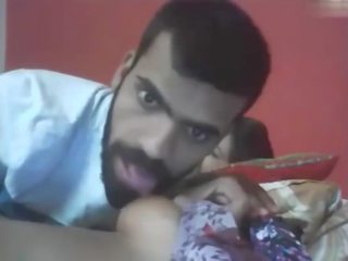 Indiškas du apkūnu merginos su laimingas bloke internetinė kamera - wowmoyback